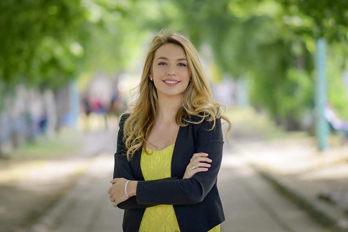 [#interview] Charlotte Appietto : la quête de sens est devenue sa #reconversion !

➡️Retour sur le projet de cette jeune reconvertie  bit.ly/2tsEpFQ