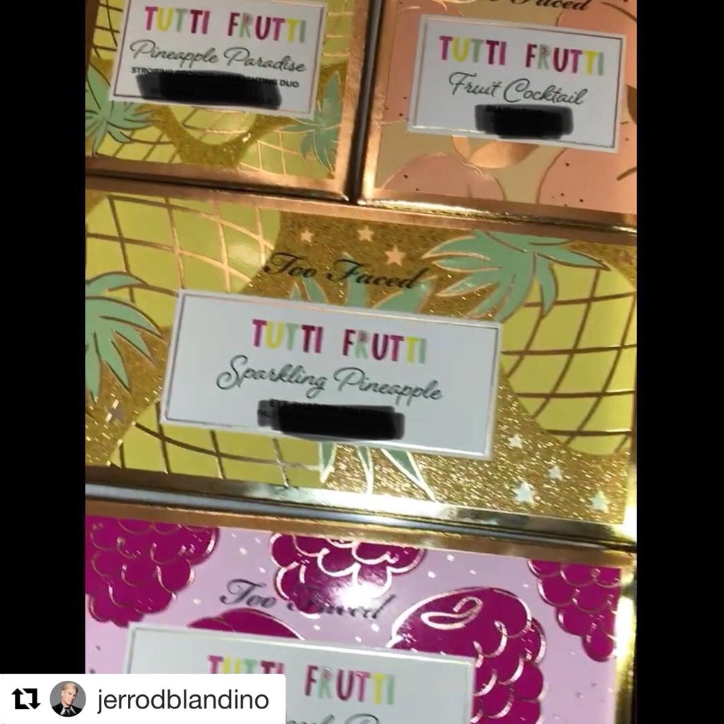 donatda's tweet photo. Eccole qua le nuove palette @TooFaced !!!⭐️⭐️⭐️
#Repost @jerrodblandino with @get_repost
#tfsneakypeek‼️#TFTuttiFrutti @ultabeauty #ultaexclusive #StopAndSmellTheMakeup🍌🍍🍒🍓🍊🍋🥥#bbloggers #GRLPOWRCHAT #BBlogRT #FemaleBloggerRT #fbloggers #bloggeredit https://t.co/ilyAHoPZ2G