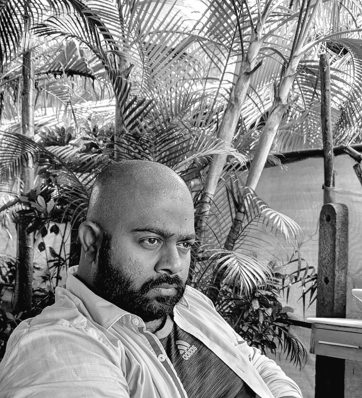 Audition pic for <a href="/ssrajamouli/">rajamouli ss</a> , in case the prequel of #Bahubali or #riseofshivagami needs younger version of kattapa . Pls consider me ,  <a href="/RanaDaggubati/">Rana Daggubati</a> !? 🤣😊