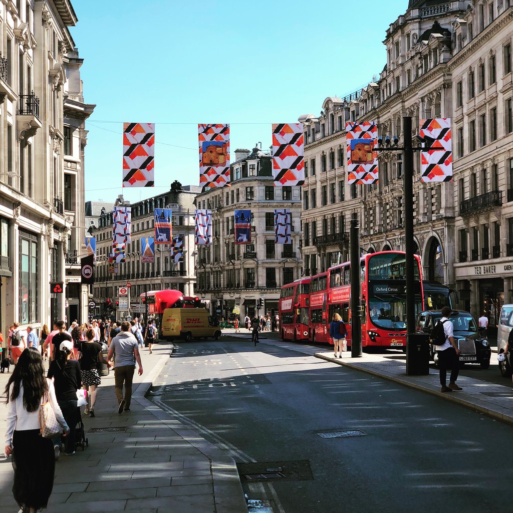 SilvrLiningGrp's tweet photo. What a stunning day in the city of London today! Salesforce recently announcing $2.4BN of funding to help this vibrant city continue to flourish! 
#salesforce #crm #regentstreet #oxfordstreet #salesforcecrm #tech #londontech #london #salesforce #salesforceohana #salesforcepartner https://t.co/asDMEIGTFY