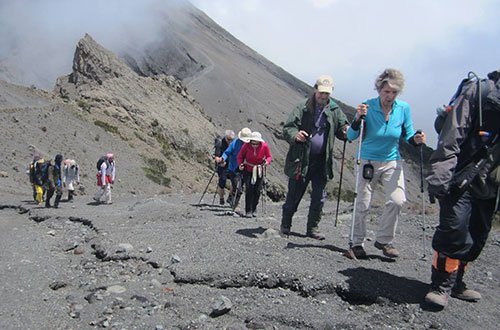signaturestz's tweet photo. Your #TanzaniaTour is incomplete without climb #MountMeru. It is the 2nd highest mountain in #Tanzania. In this climb you feel the real adventurous climbing experience with much wildlife.
We offer you a 4 days #MountMeruClimbing Package. https://t.co/n40bnImPKd