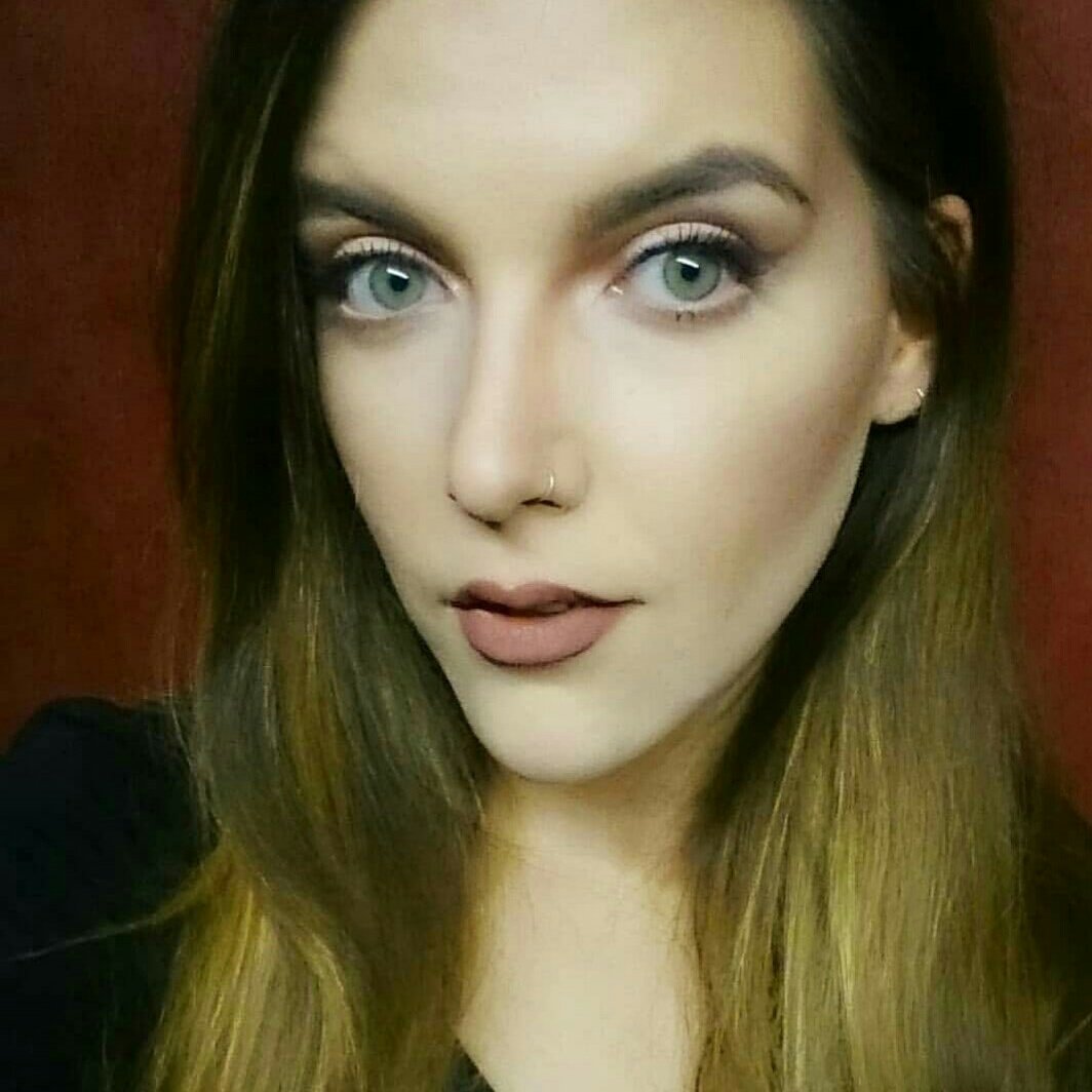 BiancaStillger's tweet photo. #NewProfilePic #Casting #Audition #portrait #backstage #BehindtheScenes https://t.co/A6y70Bcqhm