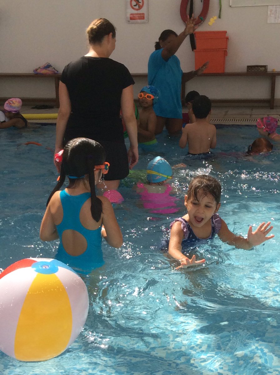 DBFFS2Turquoise's tweet photo. What a great last swim! @DubaiBritish_FS #FS1Orange https://t.co/nTkDmP5au5