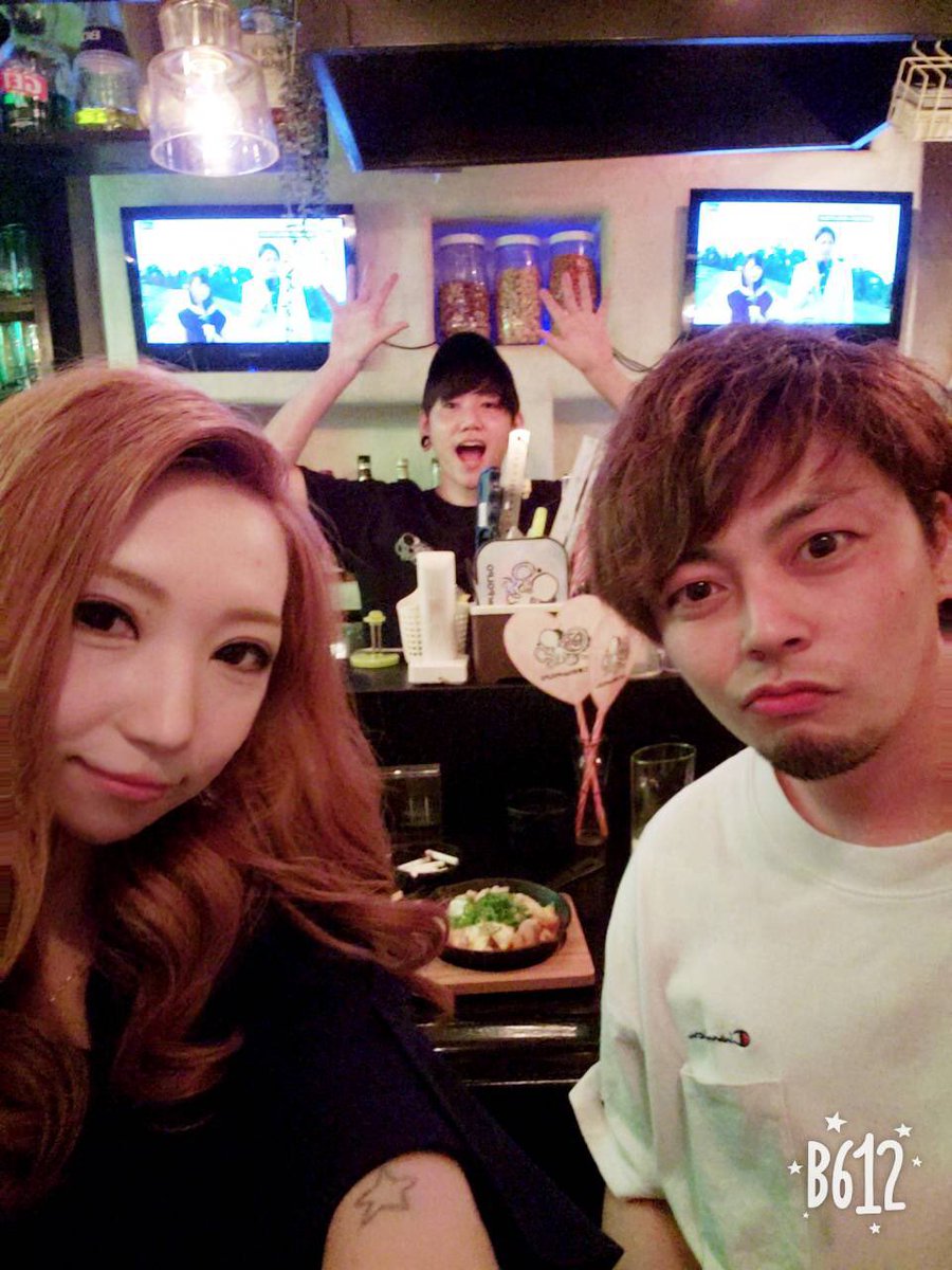 RLD_official's tweet photo. 昨日はメンバーで打ち上げがてらベースのしょっちんの店に行ってきた！
めちゃ楽しかったし早くこの4人でまたLIVEがしてぇ。 https://t.co/M05aQAbXZo