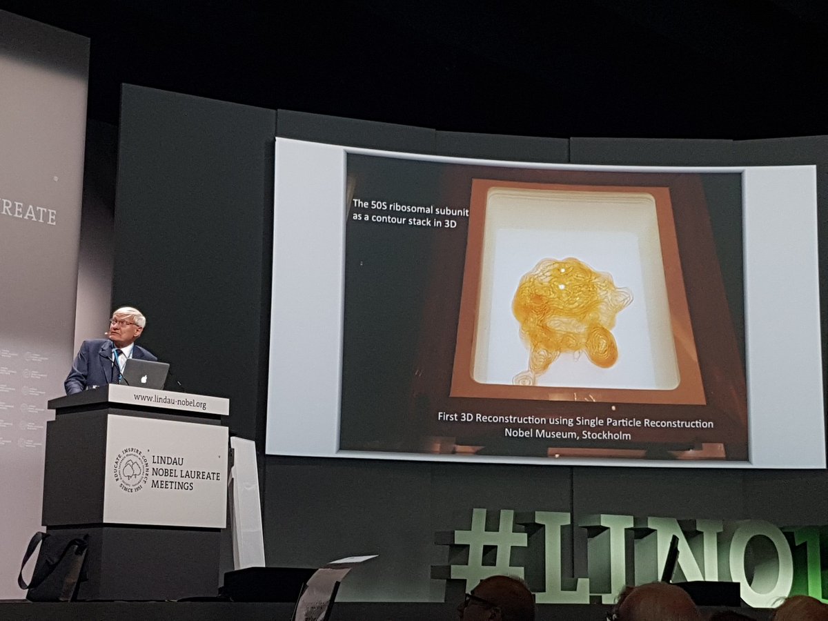 Mottiekind's tweet photo. A lifetime of continuous passion and discovery #greattalk #Cryo-EM #Ribosome @joachimfrank @lindaunobel @ASSAf_Official @dstgovza https://t.co/KD8vHCcnxU