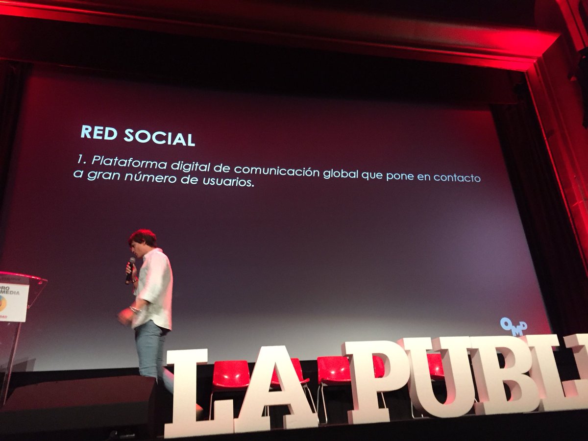 Arrancamos con Nacho Camara!!! Inspiración pura en el #ForoSocialMedia <a href="/OMD_Spain/">OMD_Spain</a>