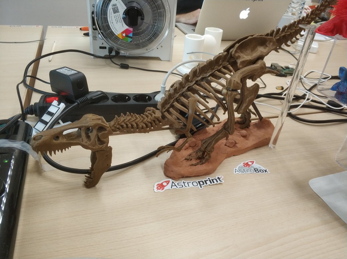 lukemaster_'s tweet image. T-Rex Skeleton printed with #astrobox, managed and powered by @AstroPrint3D

Original design in thingiverse.com/thing:1962784