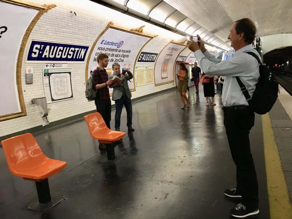 zeparisienne's tweet image. Quand Michel Édouard Leclerc photographie son projet on situ ! @LeclercBonPlan #jonone @Abbe_Pierre