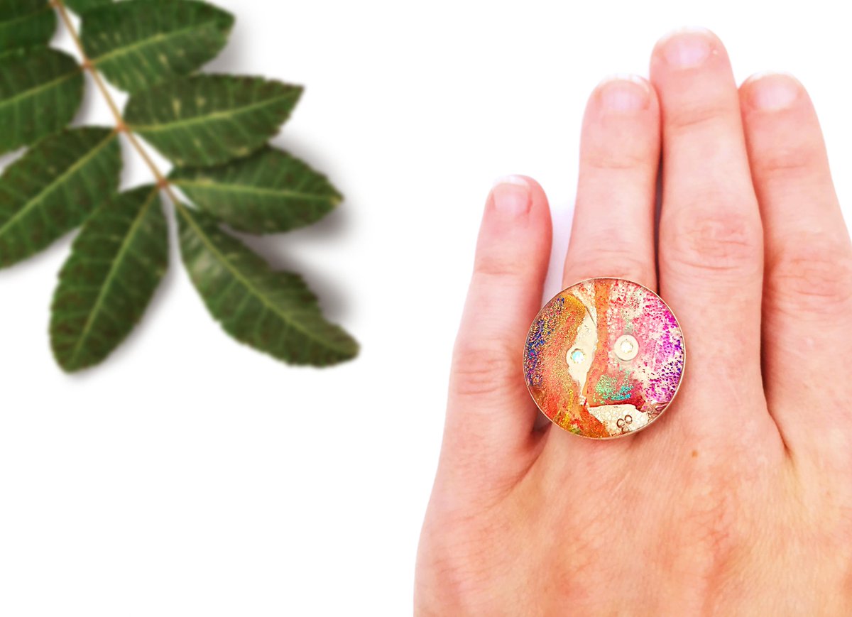 shinyque's tweet photo. Sunset ring, Warm shade ring with crystal, Fimo statement ring, Polymer clay adjustable ring, Romantic ring, Boho style ring, Original ring https://t.co/ewBHlvqdwu #Jewelleryideas #ad #Shinyque #Etsy #Fashion #Gifts #Polymer clay #BohoStyleRing https://t.co/VbkOhv4oK8