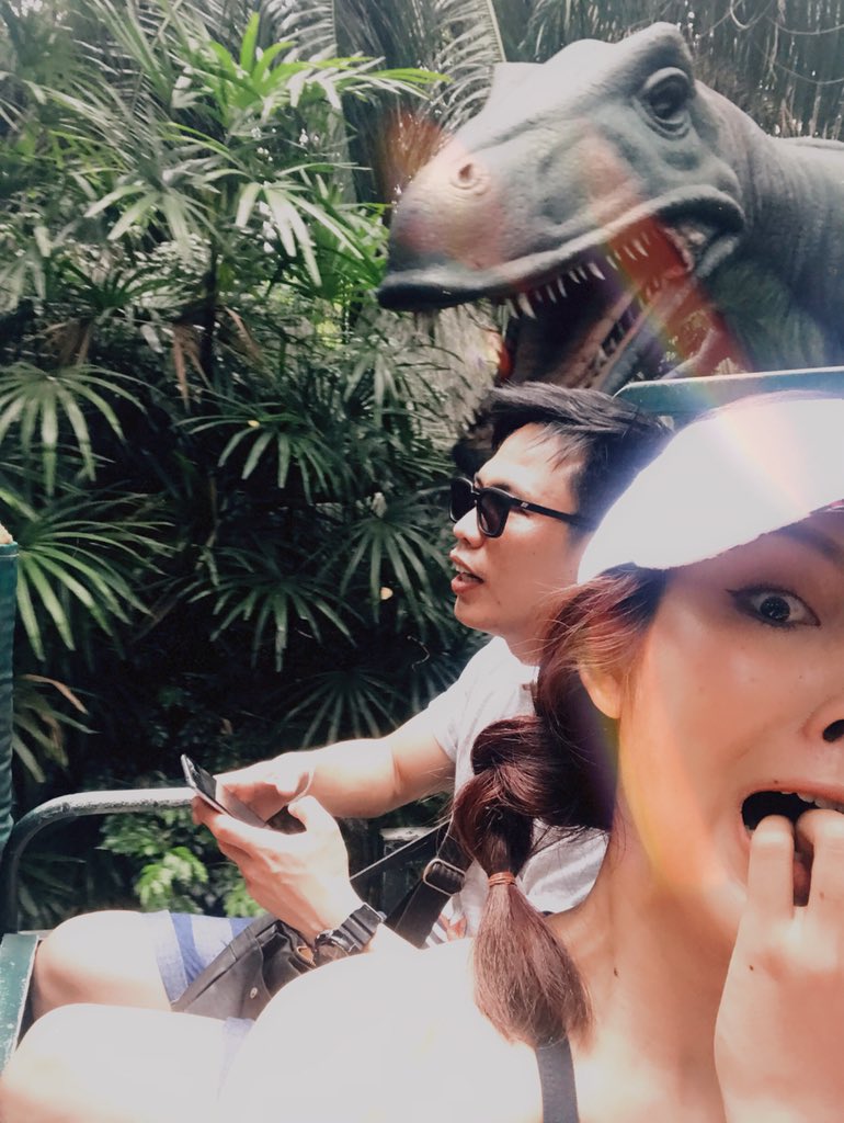 Jukchai1Yada's tweet photo. When you and your friend took action class, then go to #JurassicWorld #howtohavefun #สวนสยาม #siamparkcity #Thailand https://t.co/KusXlphCmf