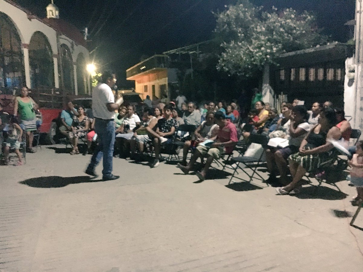 ProfeChanito's tweet photo. Cerramos el día de hoy, en la #Sección1ra en donde me reiteraron su apoyo. Y Este 1 de Julio 🗳 y ¡Vamos A Ganar! Y viviremos en el #Pochutla que merecemos.

#ContigoPochutlaAvanza 
Este 1 de Julio #VotaPRI #VotaFelicianoCruzMartínez https://t.co/D5sKMHmjOx