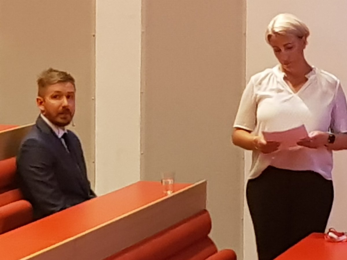 RoaldBahr's tweet photo. Is he nervous? Or just excited? Anyway, he is READY! For his trial lecture on workload and injury risk. And, importantly, for his PhD defense this afternoon! 
@stighandersson @MHgglund @anncools4 @MyklebustGrethe @OSTRC1 @skadefri @nih_sognsvann https://t.co/1PaPA2y499