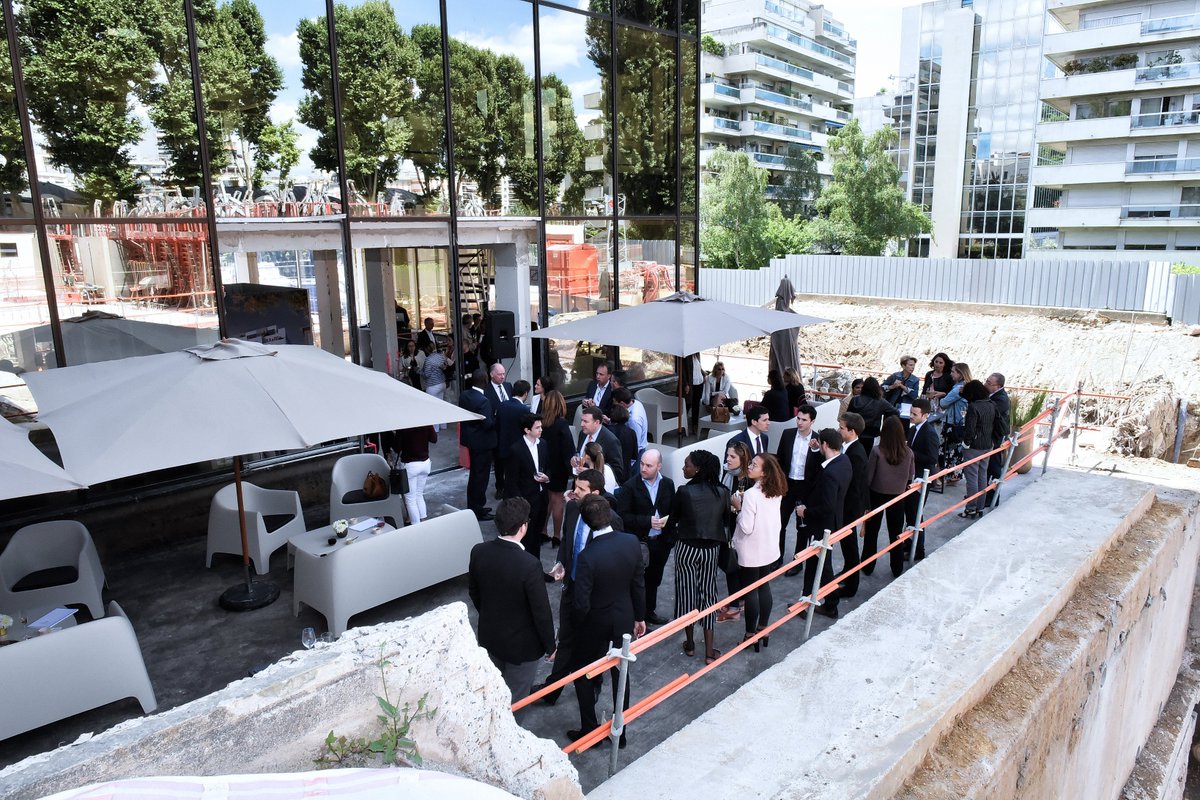 cceorganisation's tweet photo. Pose de la première pierre #dunerivealautre, un programme immobilier haut de gamme sur L'Île de la Jatte en présence de @JCFromantin, maire de la @VilledeNeuilly, @EricGroven PDG de @TwittSogeprom et François Bertière, Président de @Bouygues_Immo . Un #evenement @cceorganisation https://t.co/BN0ixlXdTn