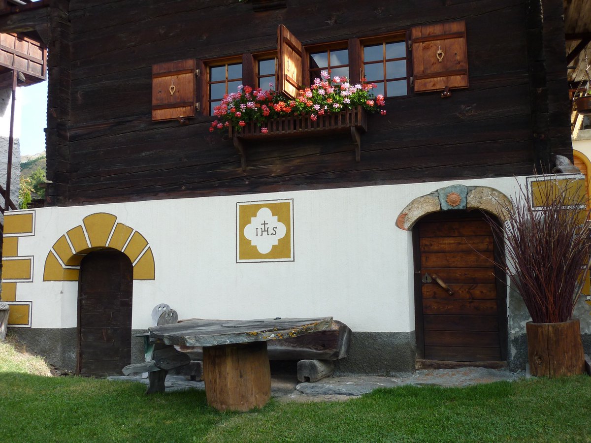 Summer Haute Route Trek (Chamonix - Zermatt).