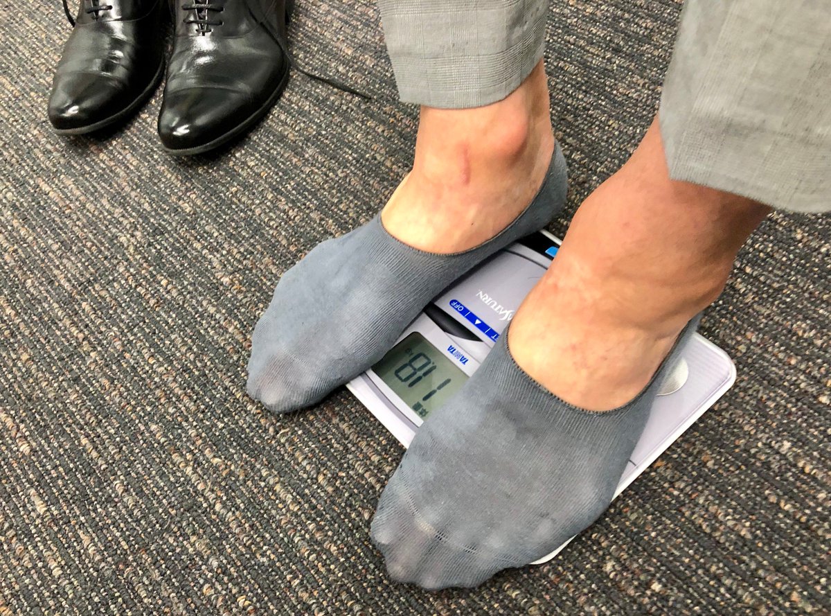 タニタさん、伊藤選手の足（34cm）、はみ出ちゃったんだけど #ちゃんと