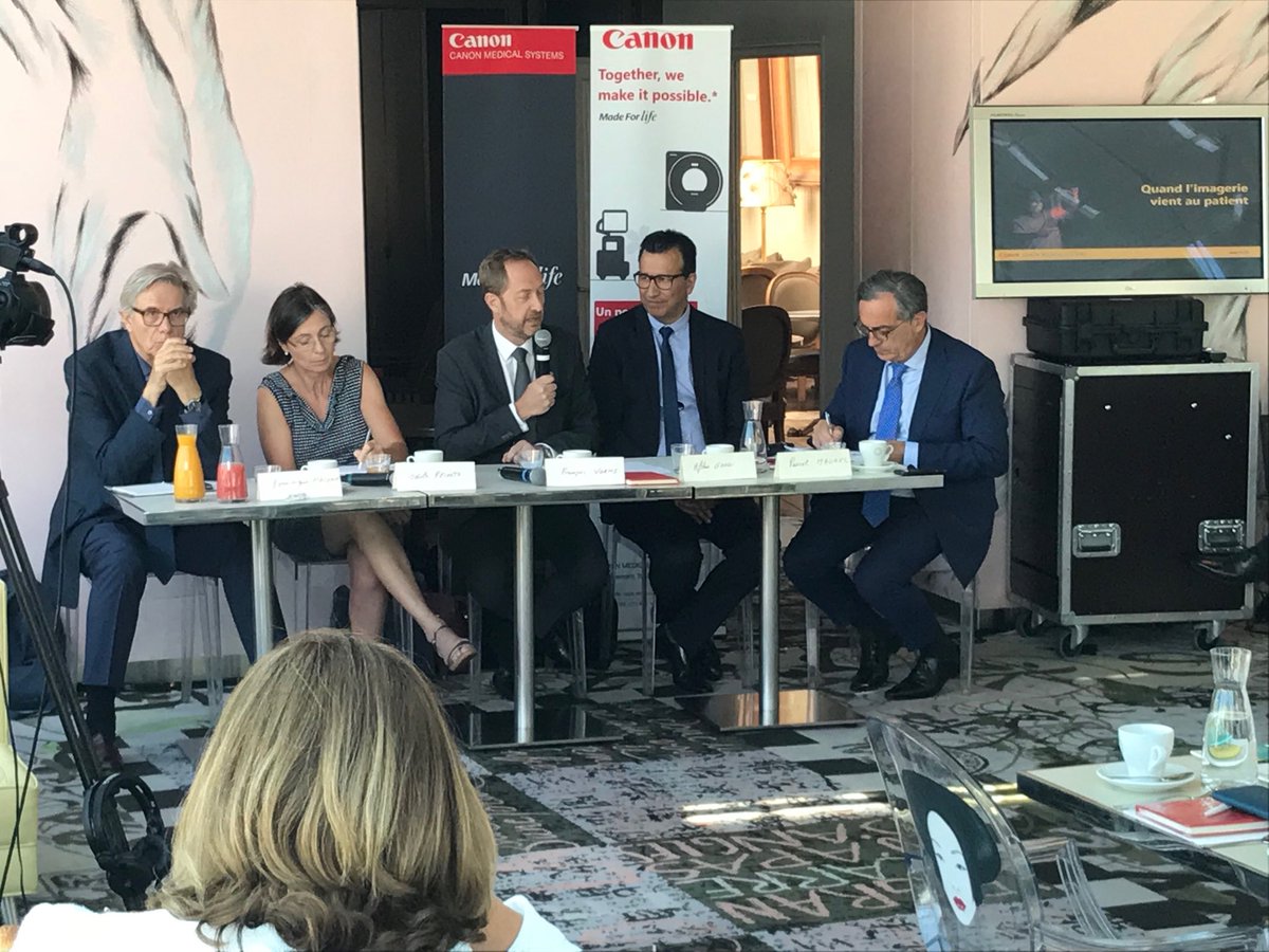 PatriceCoudray's tweet photo. Quand l’imagerie vient au patient ⁦@CanonMedical⁩ #petitdejeunerconference ⁦@vor_f⁩ A.Gangi D. Maigne ⁦O.Peixoto #Transformation #evolution #iA https://t.co/qwItFqS99u