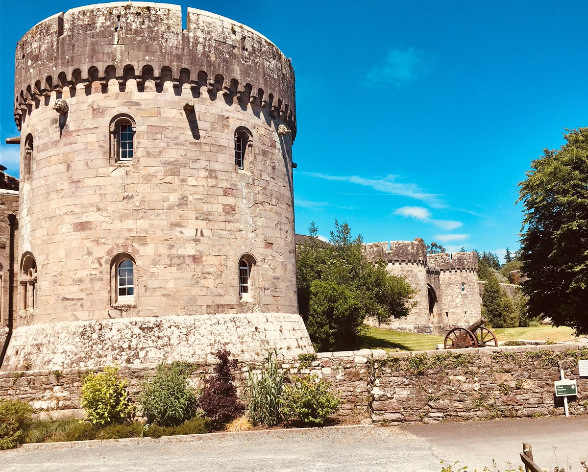 VicBunratty's tweet photo. #Glenstal Abbey looks stunning in today’s #sunshine #Limerick #Ireland #heatwaveireland #TravelTuesday @GlenstalAbbey #travel #ttot #lp https://t.co/fMgSh9pZUN