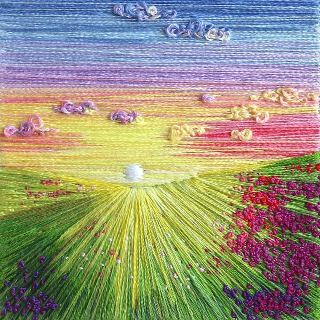 AshantaraGray's tweet photo. Morning sunrise 😍 Ashantara X 🌤️ @AshantaraGray
.
📷 Instagram @carolinatorresart
.
#tapestry #weaving #3dweave #ashantaragray #crafter #woolart #embroidery #embroideryart #fibreart https://t.co/JecNXIBoWC