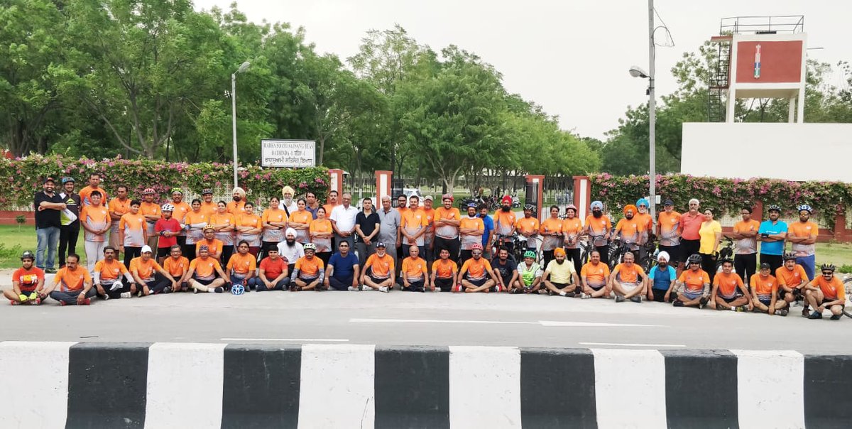 BcgBathinda's tweet photo. 23.06.2018: 263rd BCG Weekly Saturday Trip
Start Point: Rose Garden, #Bathinda
Route: Went to #Goniana, Kotkapura Road. Visited #DeraRadhaSwamiBeas and had refreshments...
Pedal π΄ββ & Stay Healthy πͺ n Fit π.
#BCG #263rdd #WeeklyRide #MakeCyclingAStatusSymbol https://t.co/rGJqcUA9cb