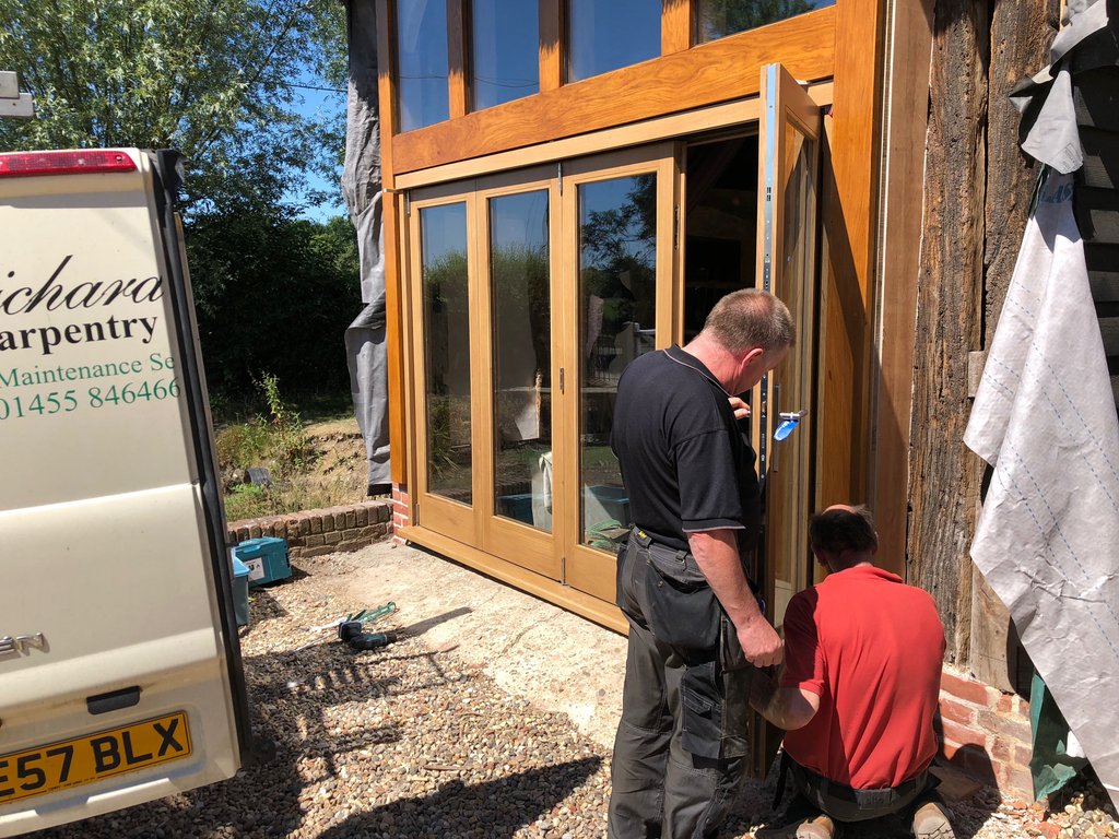 FreshTracks's tweet image. The final pane of glass is fitted to our new (500 years in the making) thatched barn event space. 
100 sq meters of privacy, 40 minutes from London and Cambridge.
Booking from September, preview now!