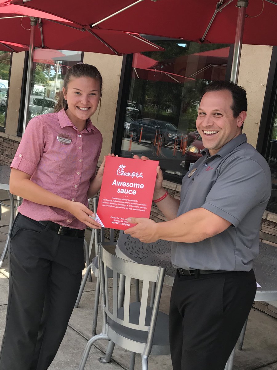 CFAw95's tweet photo. We are honored to present Mackenzie Yancey with a Leadership Scholarship from Chick-fil-A. We are all so proud and excited for you and what your future holds! Congratulations Mackenzie, you deserve it! #remarkablefutures #cfaviera https://t.co/fJMiJTlf03