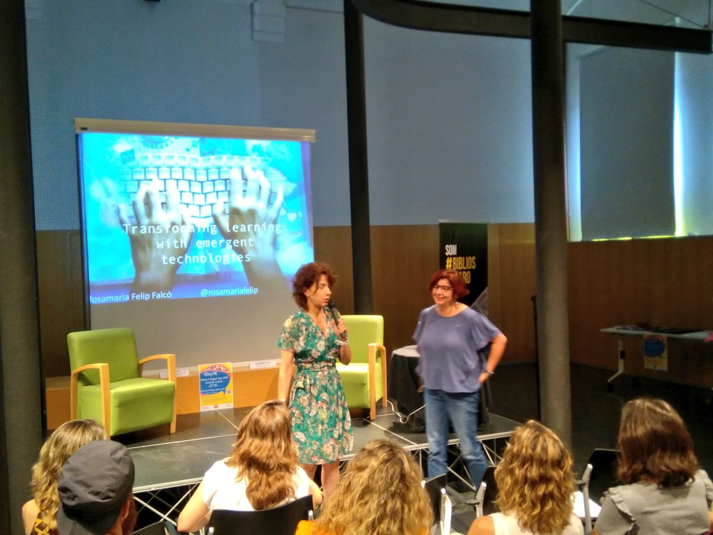 SEmataro's tweet photo. Avui sessió de cloenda d #eDay18Mataró a la @bibliosmataro #AComas. Compartim experiències i ens formem per millorar l'ensenyament de l'anglès als centres del @SSTTMVO a #Mataró https://t.co/gh8O67jZwn