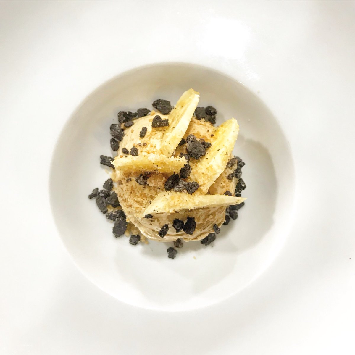 #Mousse de #toffee con #galleta Oreo y #platano... 😋 #postre #dessert #sweet #pleasure #restaurant #menu #valencia