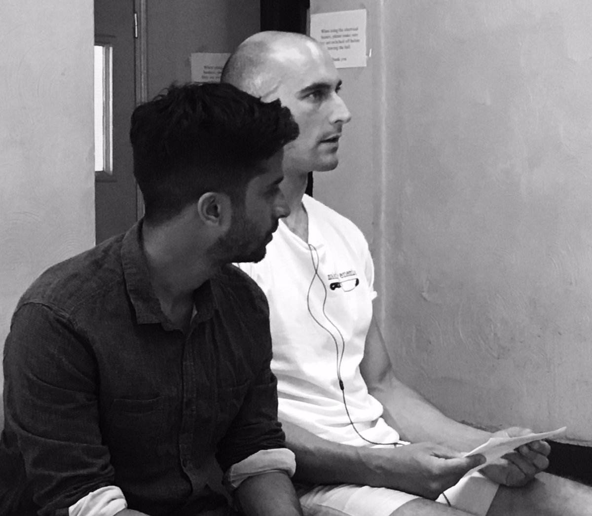 MiriamLucia5's tweet photo. CAS today actors working at their craft #cas #actors #scenestudy #coldreadings @CharlottieG @TomColley21 @hamzajeetooa @DanielOldroyd1 @Wimsnape https://t.co/MgX4yWehH2