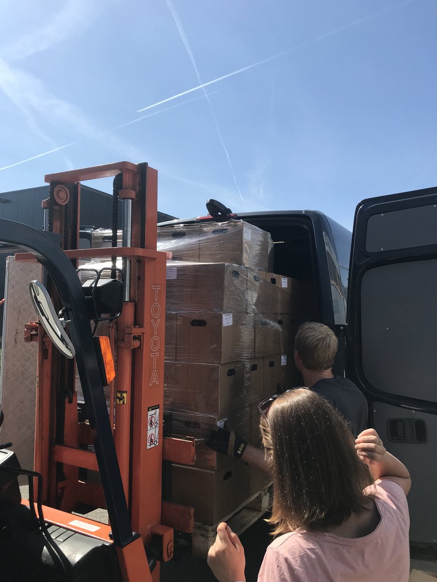 yvov's tweet image. The DevHops are being loaded into the truck for #devopsdays @devopsams