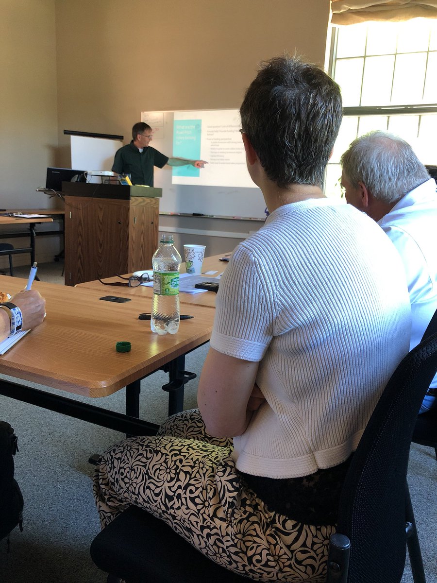 gwen_arc's tweet photo. @RoadPitch @vtcairncross Cairn is lead counselor at pitch camp today @CWEtalk VT! “The pitch is won in the Q&amp;A” #entrepreneurs #pitch #startup https://t.co/N9gMmOIc9C