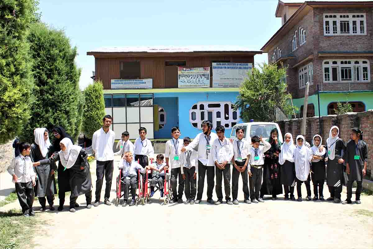 KashmirLife's tweet photo. Zaiba Aapa’s School - https://t.co/pVK918Vy8S
After unknown #gunmen left a young #sciencegraduate to survive crippled, he felt the pain of the people with serious #disabilities. A few years later, he set up a #school that teaches more than 100 #handicapped students and is the... https://t.co/Hhjp4iqVk7