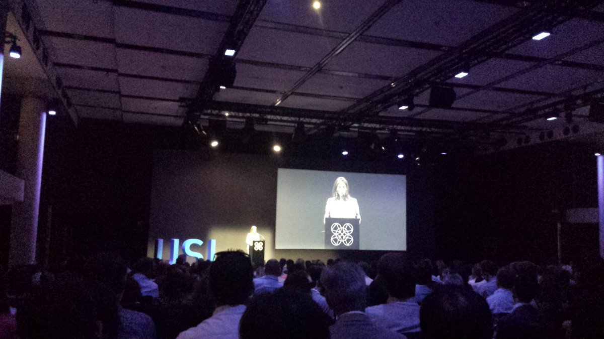 Donner le moyen aux collaborateurs pour performer, c'est ce qui mène au bonheur par l'inverse.
L'entreprise a besoin de salariés authetiques, actifs et pensants.
Le collectif n'a aucune valeur si un travail individuel n'est pas réalisé

 <a href="/JuliadeFunes/">de Funès</a> à l'#USI2018 
<a href="/USIEvents/">USI Events</a>