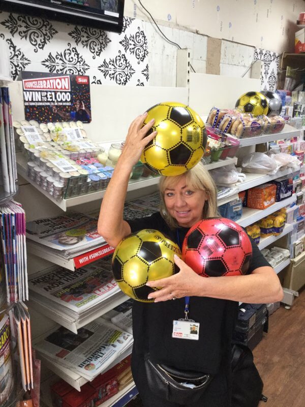 JulieS_NewsUK's tweet photo. #suncelebration Usave PA15 Roxburgh St u could win £1,000 just get down and take a selfie 💷💷⚽️🤳 https://t.co/FvvcPS1CU7