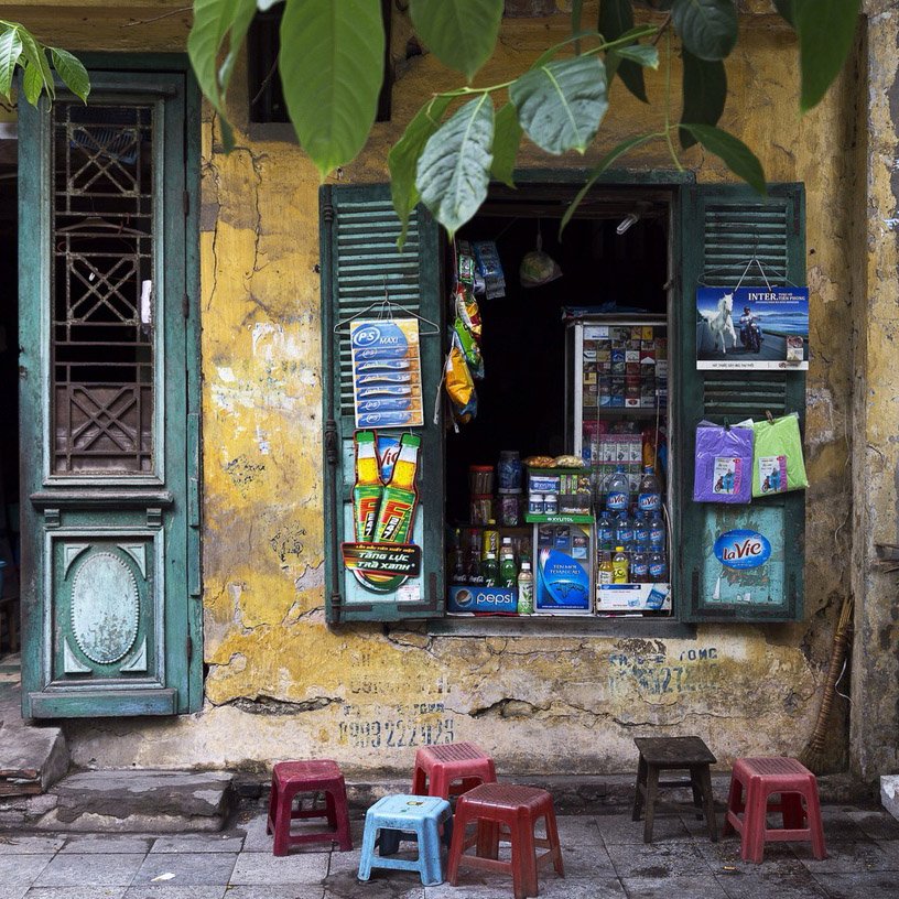 SensAsiaTravel's tweet photo. #MustdoAsia: Spend a day walking through Hanoi Old Quarter to seek the lesser-known corners, weave your own tale upon the untold cultural sites and get close to the locals more than ever.
READ FULL ARTICLE AT: https://t.co/2pAUcYeSAQ
#travelmakessenses #hanoi #vietnamese #culture https://t.co/dB2u7fCmy3