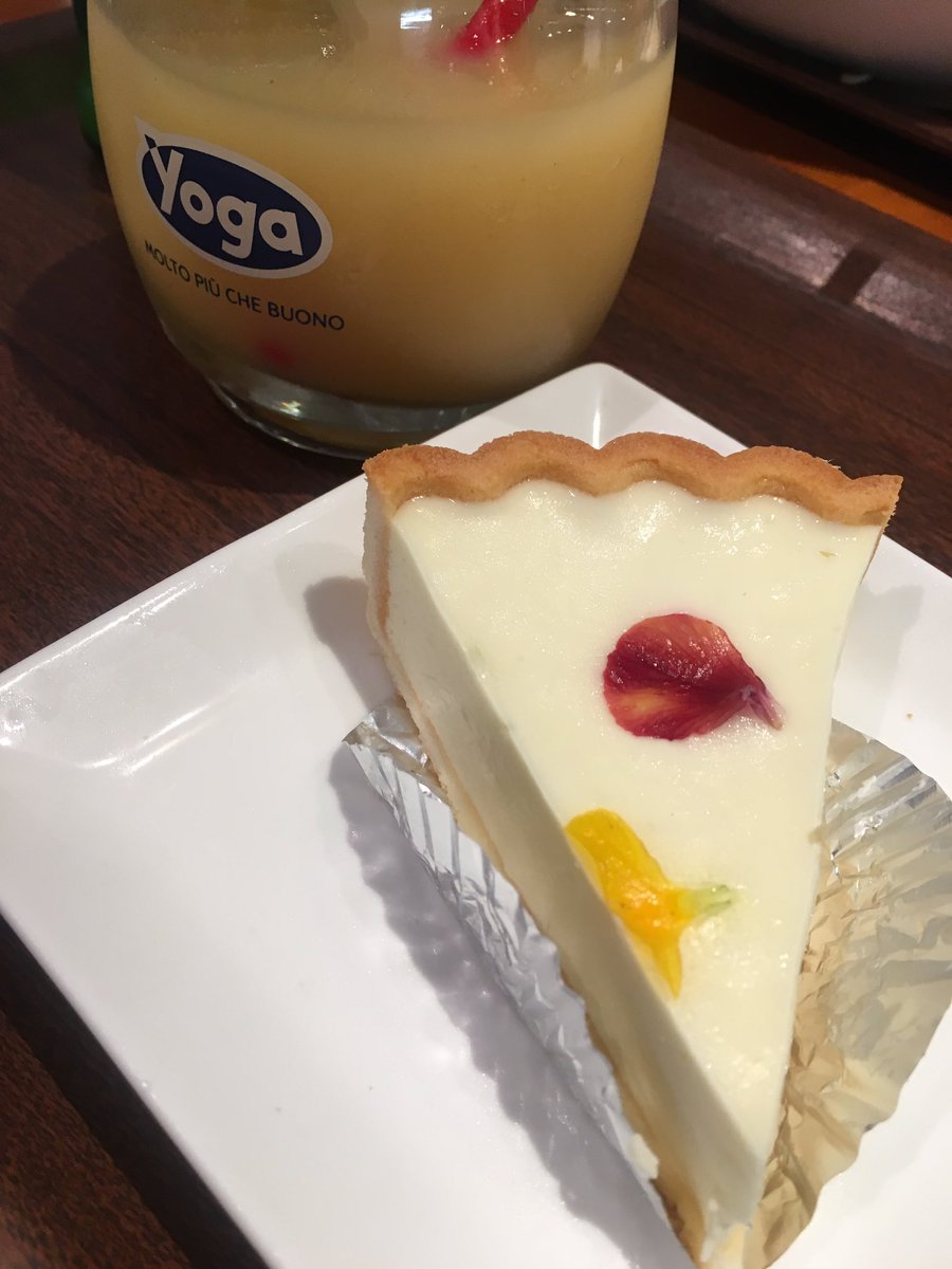 橋本昌子まちゃこ フリーアナ A Twitter 6月24日日曜も仲良しのディレクターさんが連れ出してくれてデート 親友ちゃまおすすめ ブリーゼの スキマカフェ に行ってきました Bgmは スキマスイッチ カフェ出たとこで なんと 岡山ドクロ でご一緒した役者の 荒井