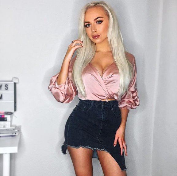 The blogger babes over on <a href="/recklessdoll_/">CastroDeLaRosa_</a> Instagram page are KILLING IT right now ✨ The influencers we've worked with have been delivering some sassy content to spread the word on how amaze our client's clothing is!  🙌🏼 Bringing new levels of fierce to the Insta selfie game🔥