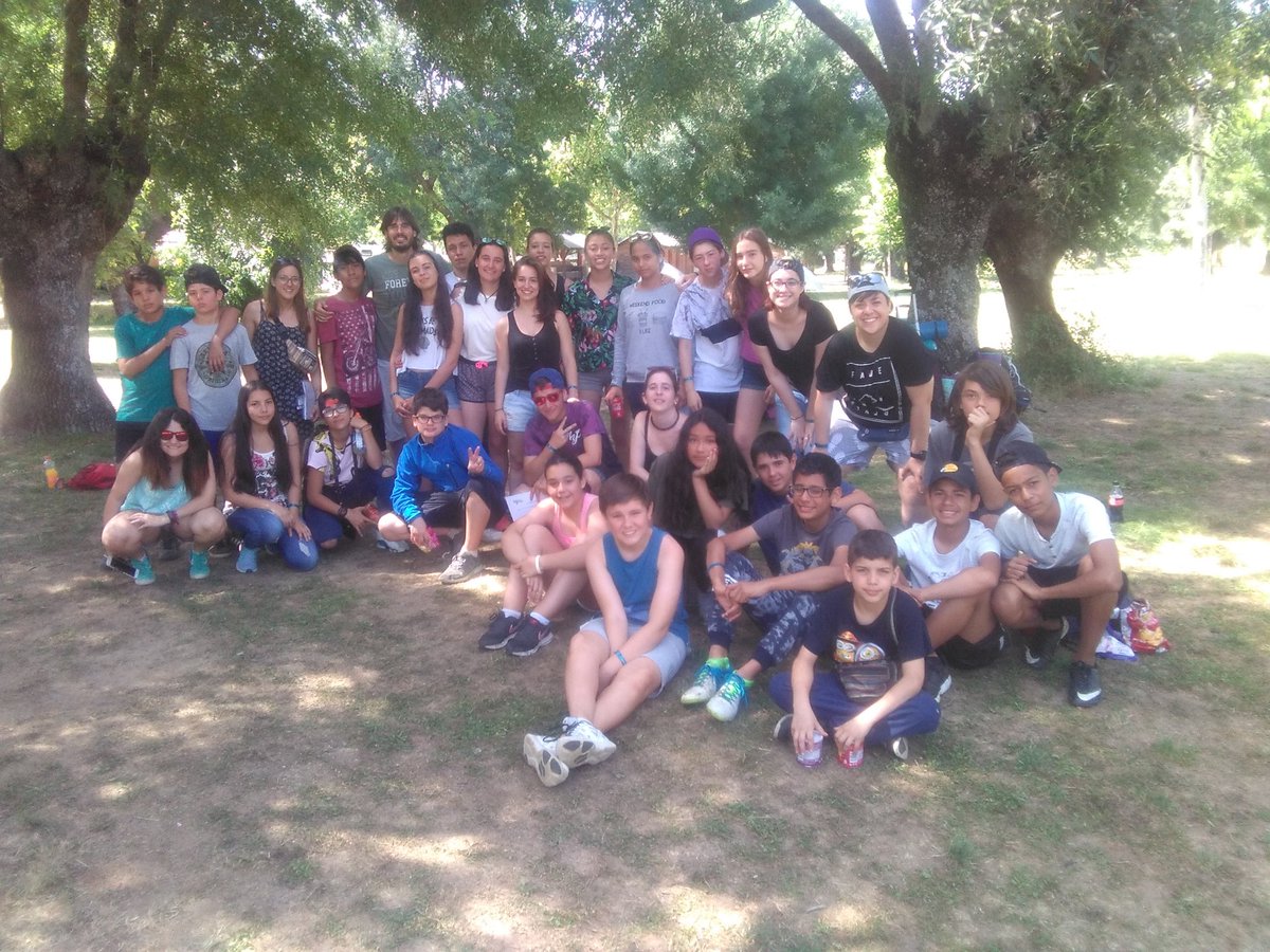 alacran97's tweet photo. Y con la evaluación y la foto de grupo damos por terminado nuestro primer campamento participativo de adolescentes. Hasta el año que viene!! #campala #campamentoadolescente https://t.co/sgnUqeMgYl