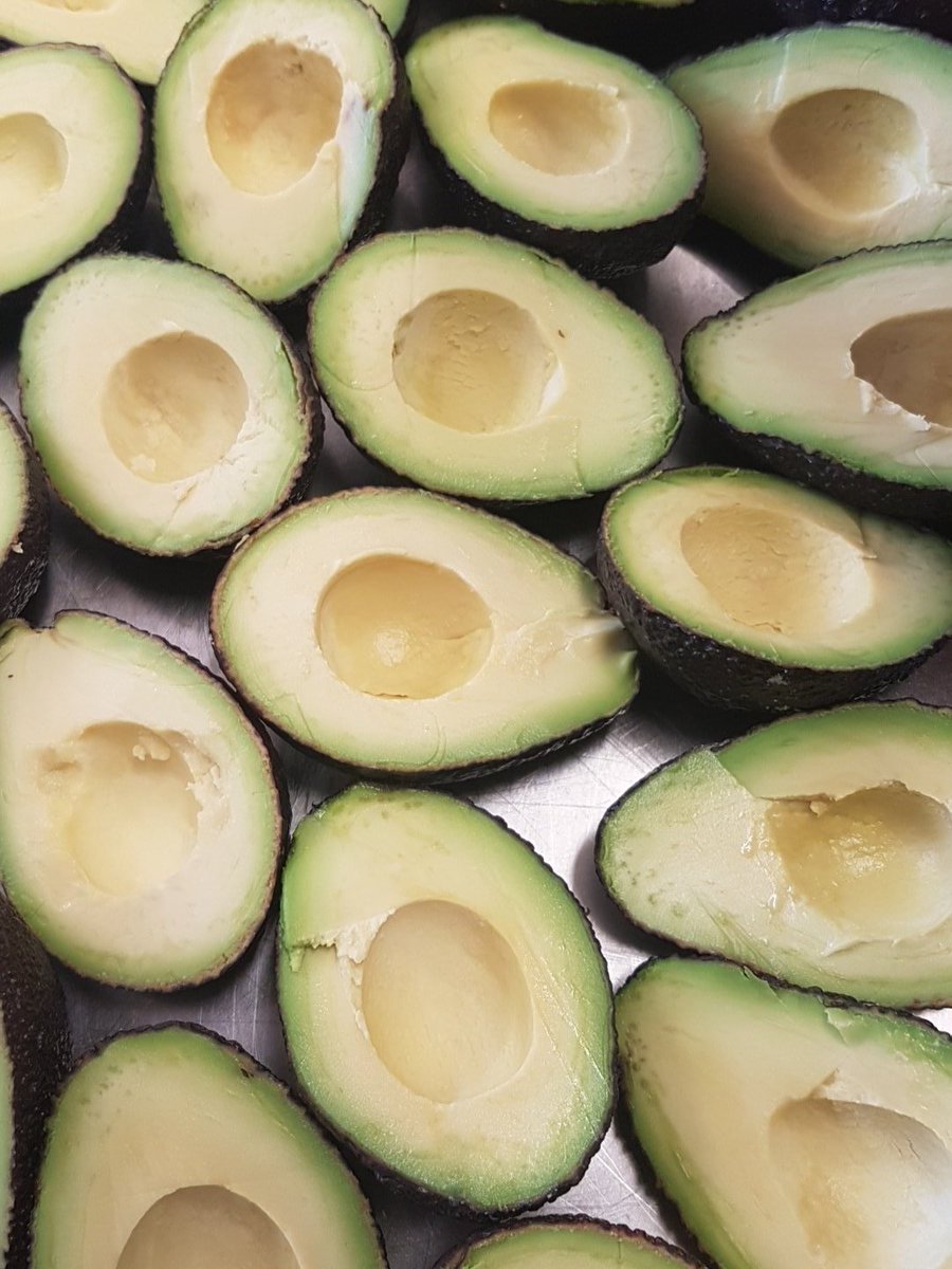 IrelandKitchen's tweet photo. Avocados for the budha bowl. #HealthyEating #nutritionkitchenireland https://t.co/AulK9ky8mg