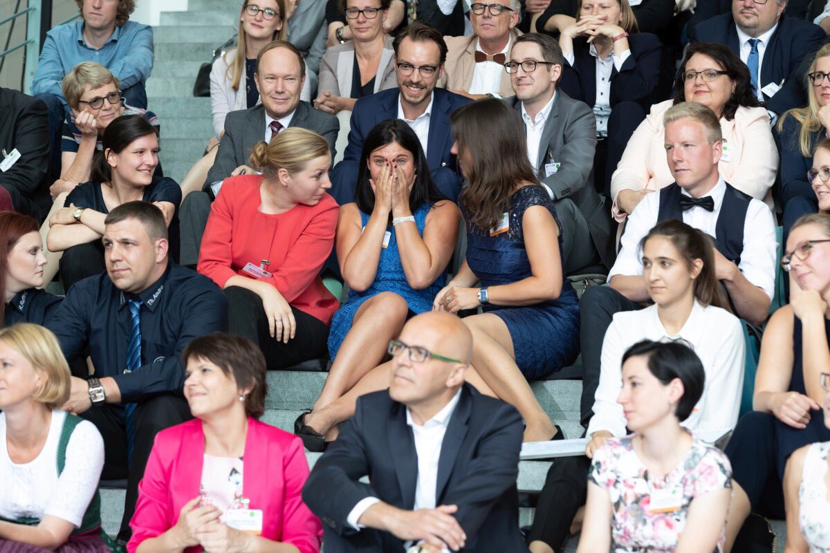 Wolfstraene's tweet photo. Unsere bewegendsten Momente der Ehrung mit dem „Sonderpreis der Bundeskanzlerin“ durch Frau Dr. Merkel (alle Fotos: startsocial e.V./Thomas Effinger) https://t.co/6TXz33jhUf