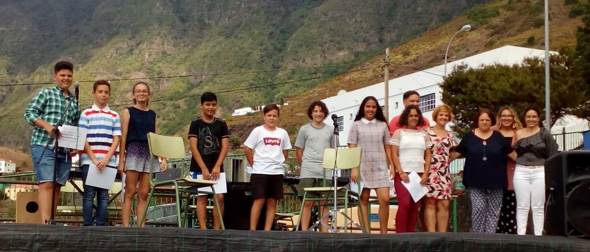 ACAMADORFRONTE1's tweet photo. "AMADOR” PREMIA LA MEJOR IDEA JUVENIL EN EL MARCO DEL PROYECTO “MOVILIZA-ACCIÓN JOVEN 2018”
Este lunes dábamos a conocer la idea ganadora, “búsqueda del tesoro”. #Canarias #ElHierro #Frontera #Amador #Participación #MovilizaAcción #juventudcanaria #Juventud #Jóvenes #lacaixa https://t.co/3xOwxcuMyb