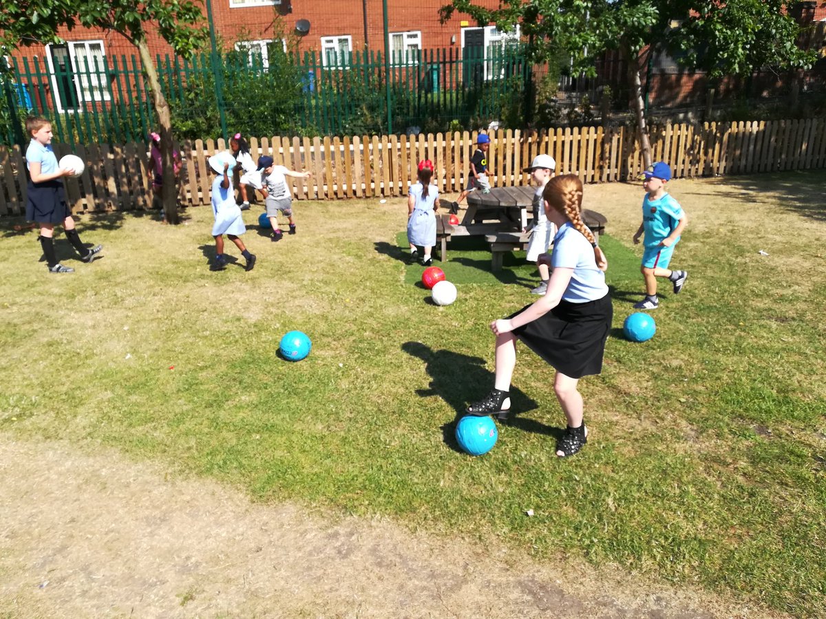 CTKMcrSport's tweet photo. This morning Nursery 1 and 2 were out practicing their football skills in different games. Lots of goals scored lots of fun had #WorldCup #football #workinghard https://t.co/eV1gYIHjVy