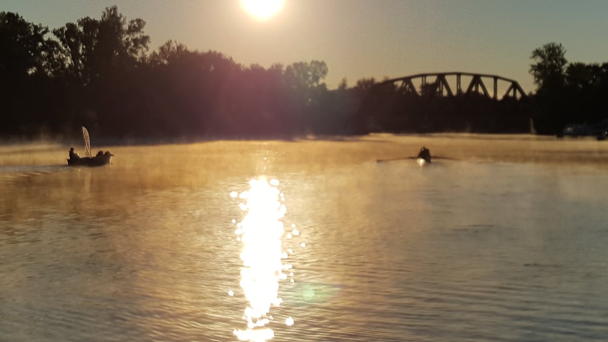 McQRowForHope's tweet photo. Day 5 for @McQuaidCrew has begun on Oneida Lake, next stop @sylvanbeachny then @RomeNY.  Row safe men! @McQuaidJesuit @CampGoodDays https://t.co/CJACXOXZQ2 https://t.co/mPdZgWrwGe