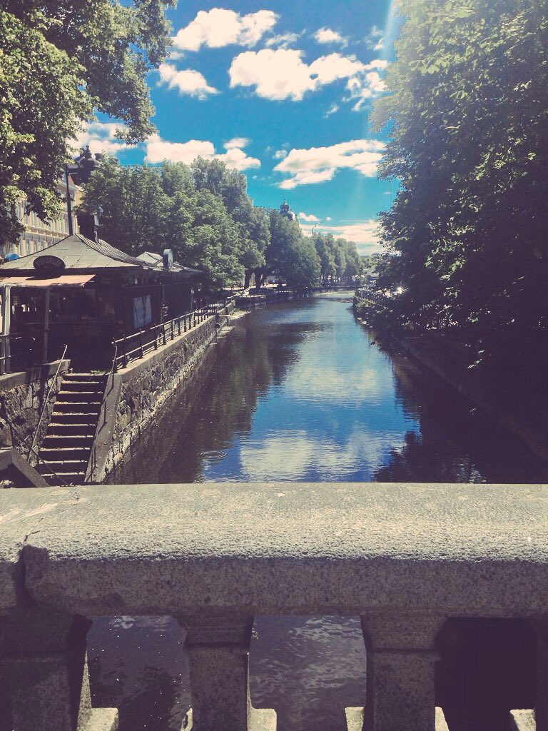 shellie_wall's tweet photo. JIm and I have arrived @UU_University for the 1st European Congress on #photosynthesis #research #ePS1. We're looking forward to our #poster sessions (me: G-8 and Jim: B-1) and soaking some of the knowledge from all the awesome speakers! #plantscience @PlantEssex #TLawsonLab https://t.co/1Qams7p9OX