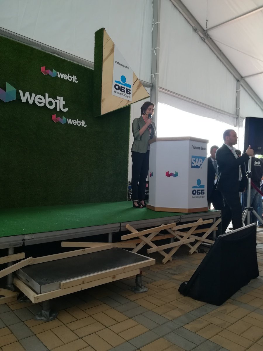 @WebitCongress  il padiglione #Italia inizia con i saluti istituzionali.