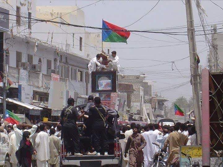 HameedMarriBal1's tweet photo. Dear @metpoliceuk great respect, I would like to inform you the free Balochistan flag is the official flag &amp; identity of Baloch, As u might be aware we are a subjugated nation under Pakistani &amp; Iranian colonial rule!This flag is being used by all parties. https://t.co/UoCGjatpZR