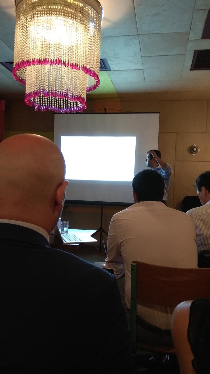 StellaGraphiste's tweet image. Conférence autour des chatbots @StationWCowork #machinelearninglab #chatbot #ai #paris #conference