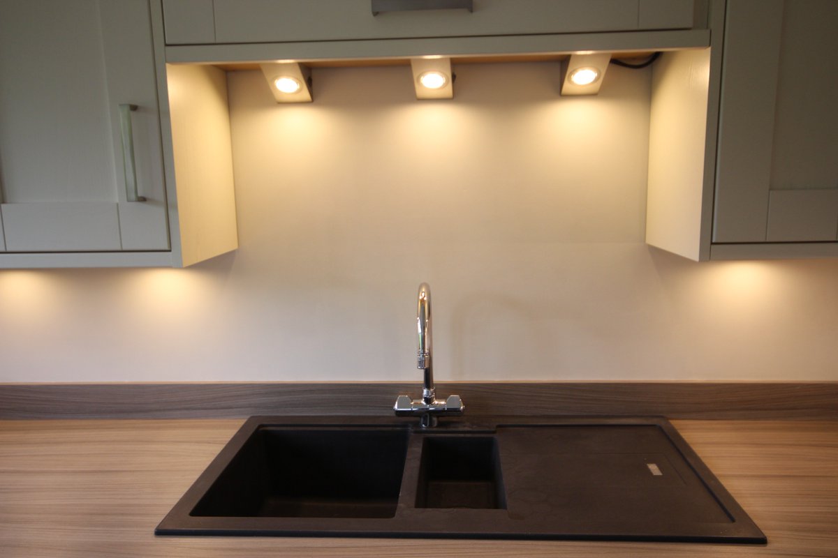 Score a goal this summer HALF PRICE ADMIN FEES World Cup special offer! 

** NO DEPOSIT OPTION AVAILABLE FOR TENANTS, GREATER PROTECTION FOR LANDLORDS** 

3 bedroom chalet bungalow in the popular village of Pakenham £1400pcm.

Call To View 01284 771040