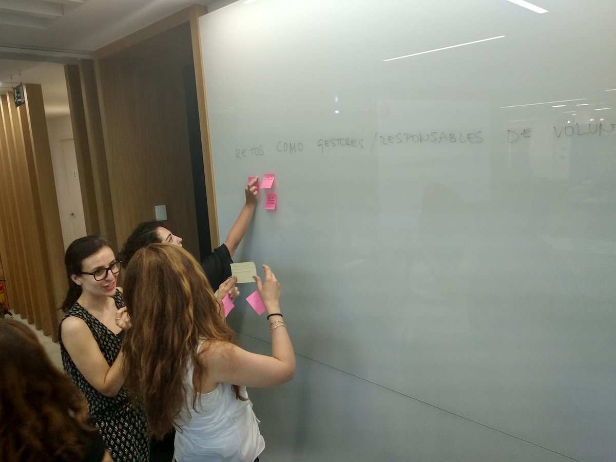 VolCorporativo's tweet photo. Estamos a punto de cerrar la #Multiempresa de este año y lo hacemos con una dinámica en el innovaHub de @FundacionGNF https://t.co/0svdj4uLet