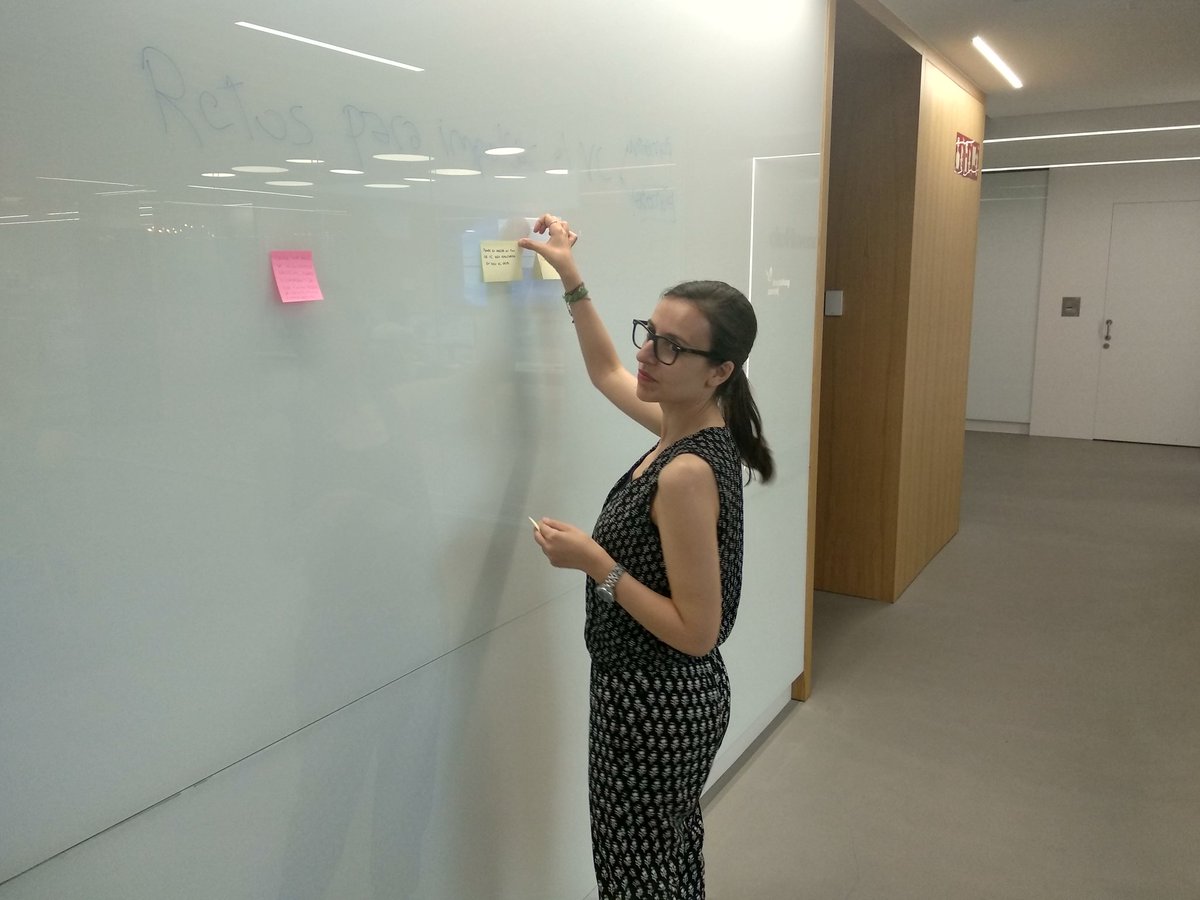 VolCorporativo's tweet photo. Estamos a punto de cerrar la #Multiempresa de este año y lo hacemos con una dinámica en el innovaHub de @FundacionGNF https://t.co/0svdj4uLet
