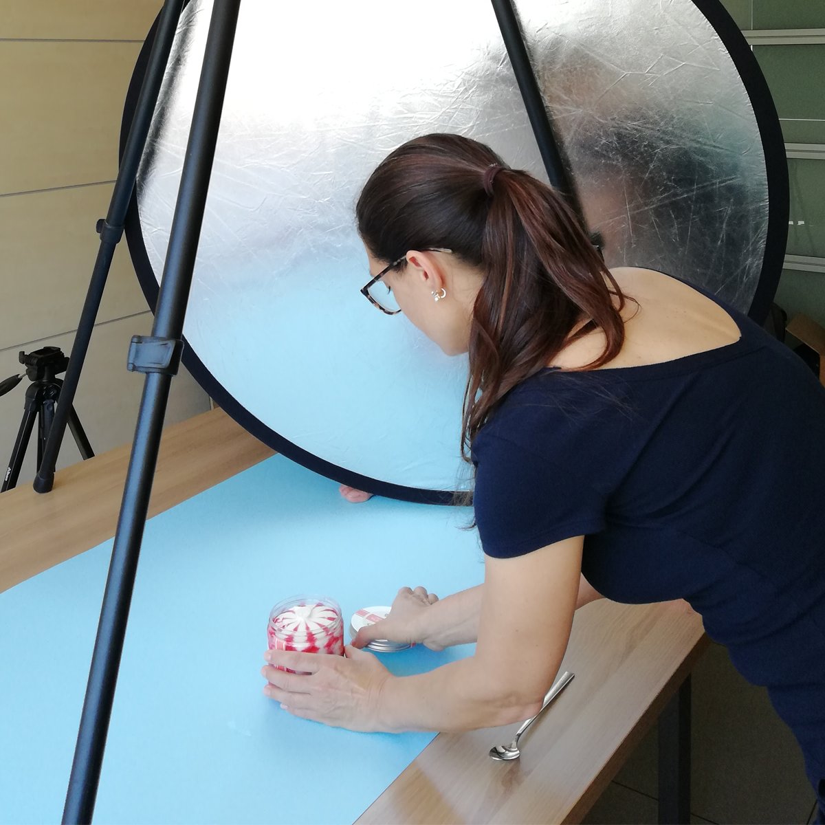 andando_bcn's tweet photo. ¡Luces, camara y acción! 📽 #MadeInAndando

El pasado lunes grabamos unos vídeos de recetas para  @la_menorquina #andandoteam #teamonfire https://t.co/YRSumMcknE